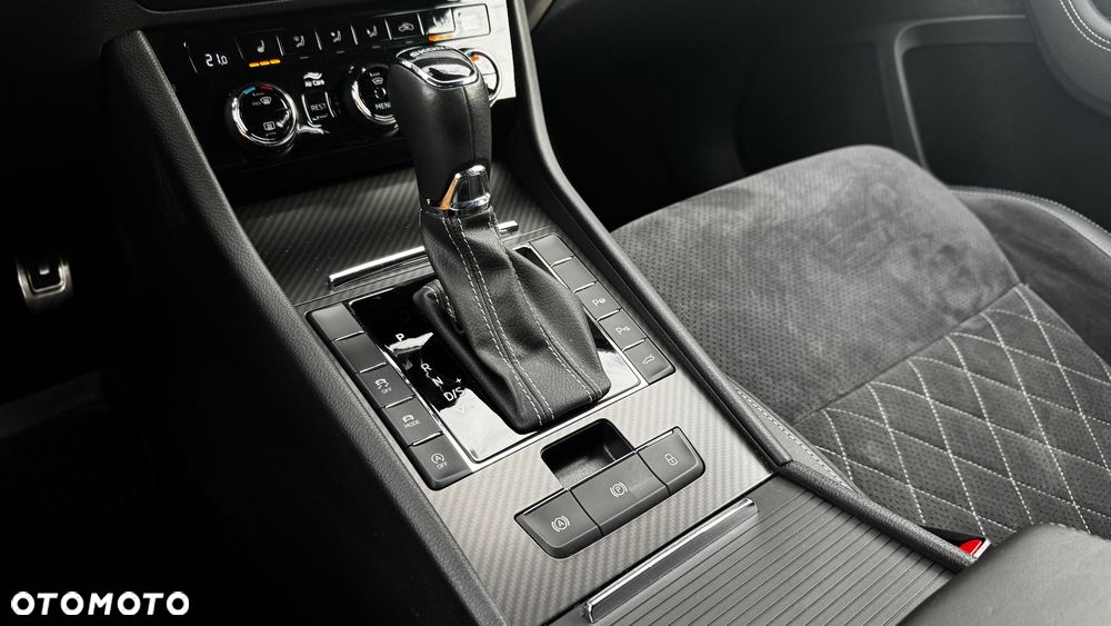 Skoda Superb 2.0 TDI SCR Sportline DSG - 27