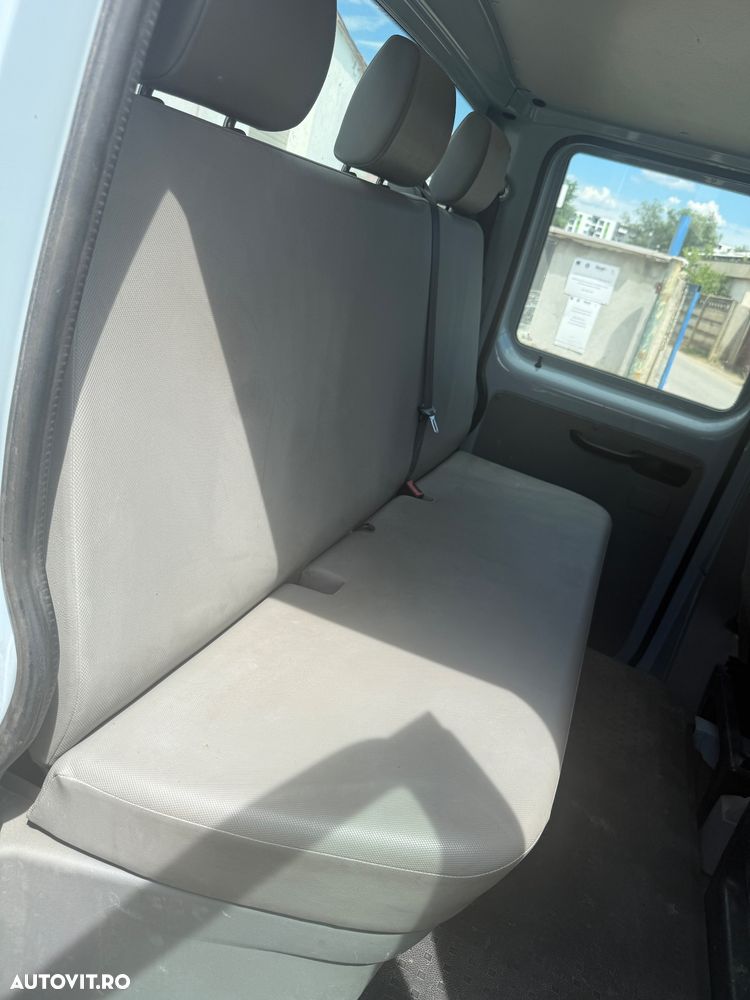 Volkswagen Transporter - 11