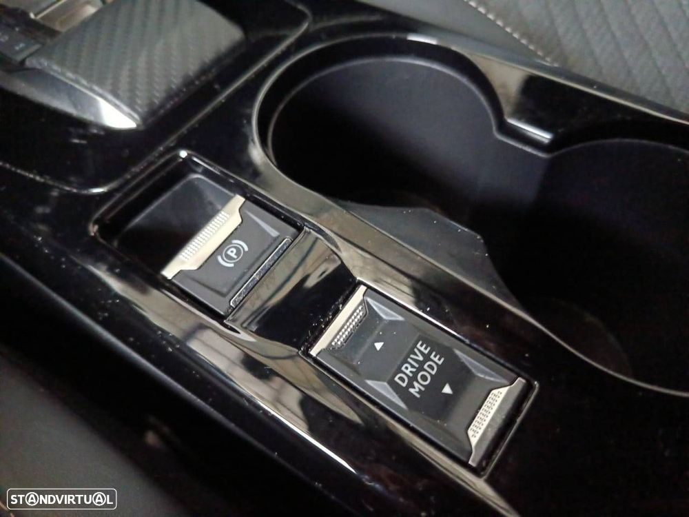 Peugeot 2008 1.2 Hybrid Allure e-DCS6 - 19