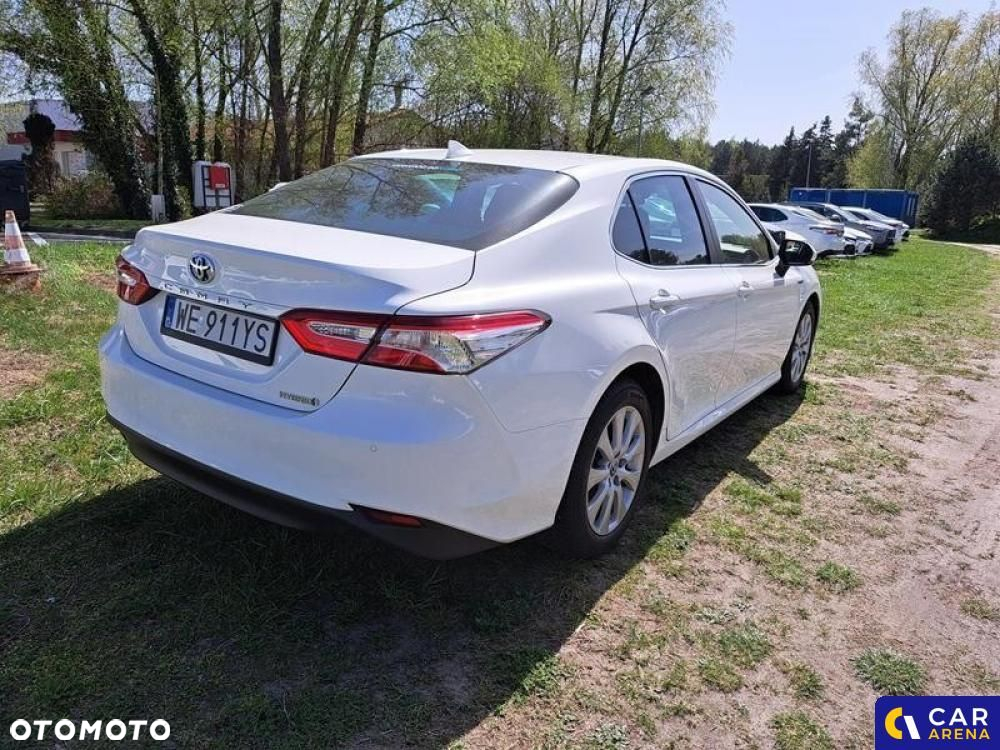 Toyota Camry - 5