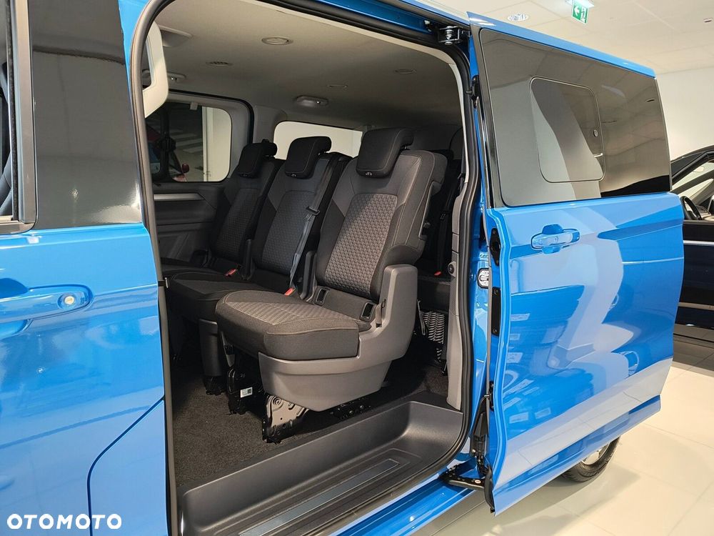 Volkswagen Caravelle - 9