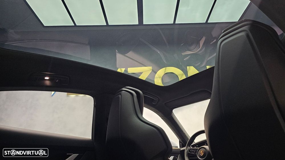 Porsche Taycan Turbo - 24
