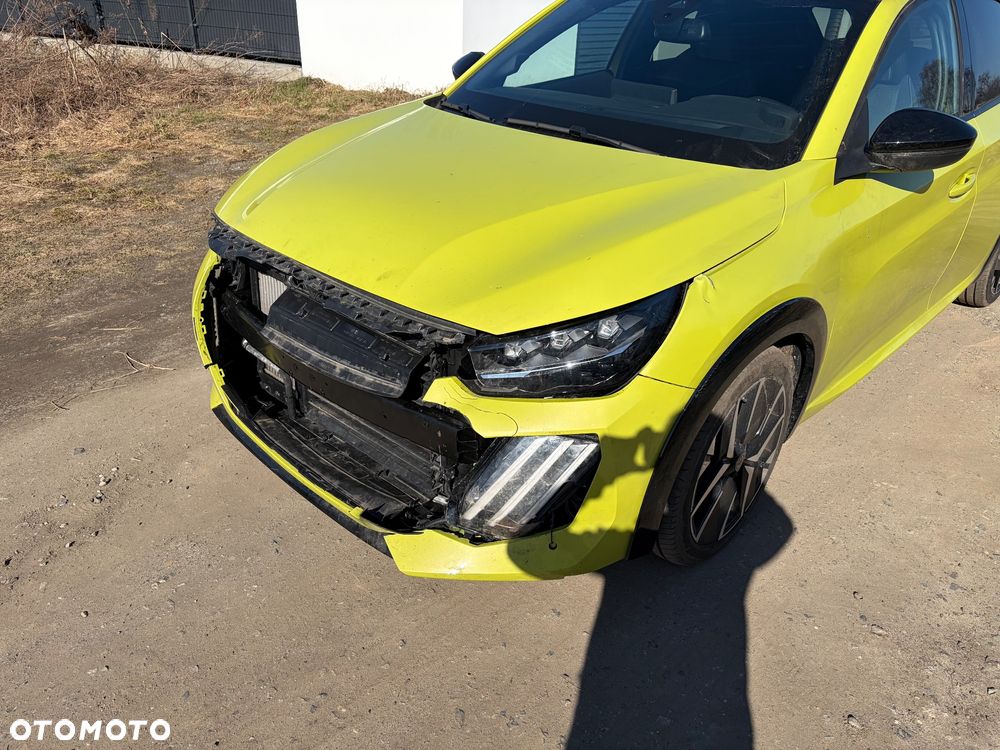 Peugeot 208 1.2 mHEV GT - 8