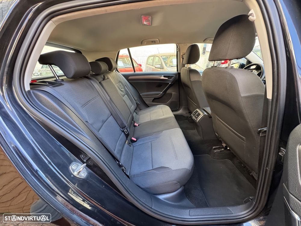 VW Golf 1.6 TDi Confortline - 15