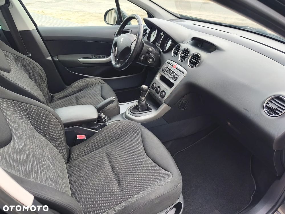 Peugeot 308 120 VTi Premium - 32