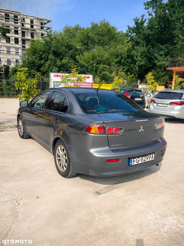 Mitsubishi Lancer - 2