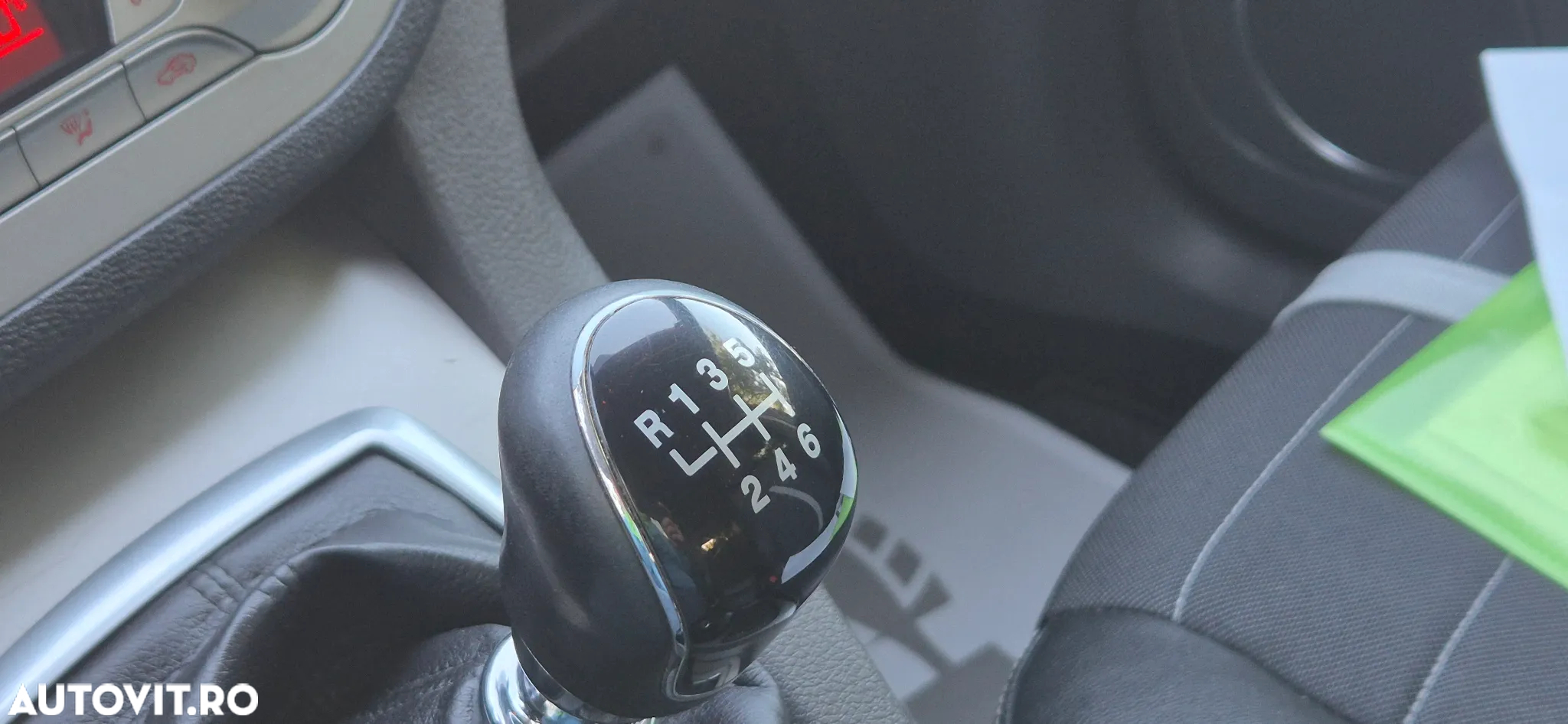 Ford Kuga 2.0 TDCi 4x4 Titanium - 9