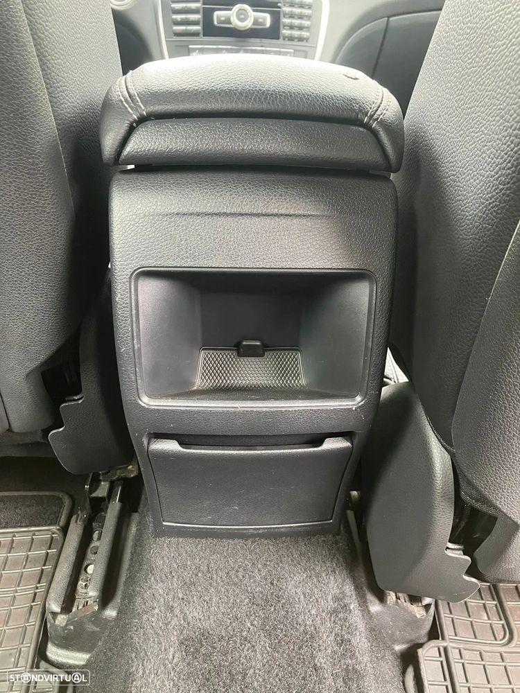 Mercedes-Benz GLA 200 - 25