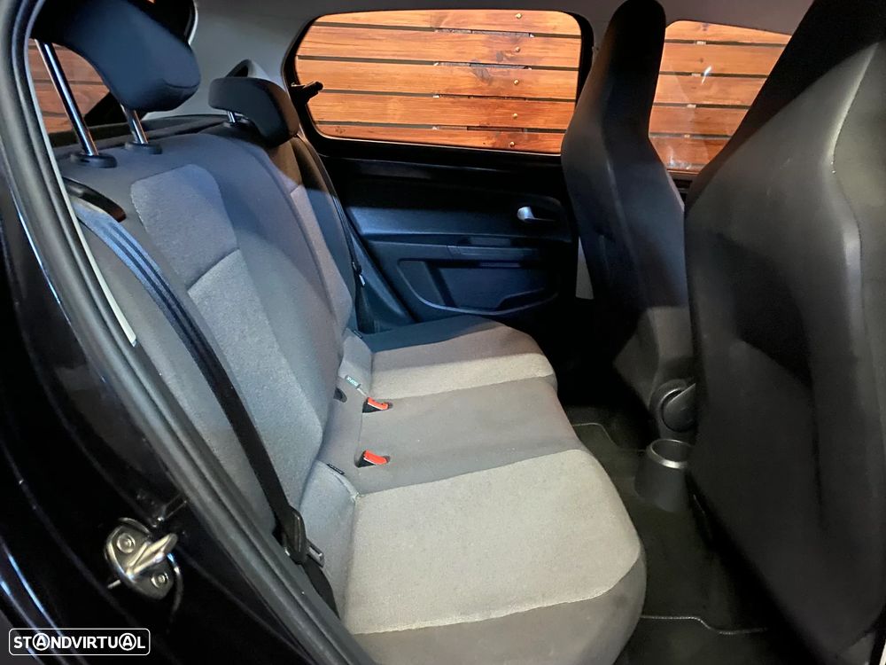 VW Up! 1.0 BlueMotion Move Auto - 7