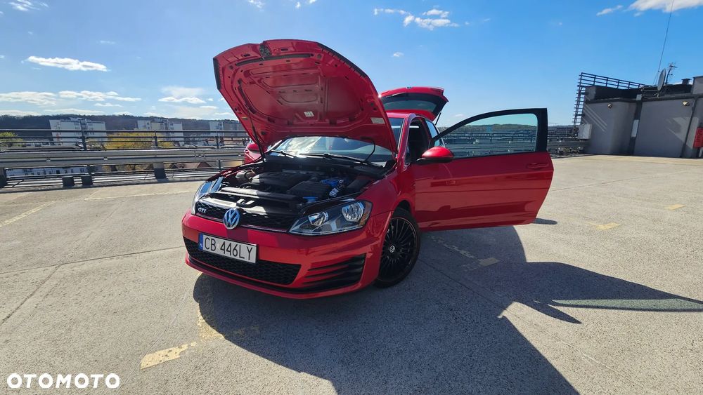 Volkswagen Golf - 32