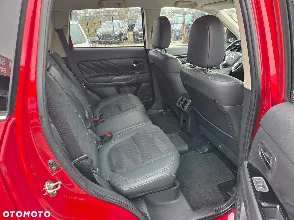 Mitsubishi Outlander - 13