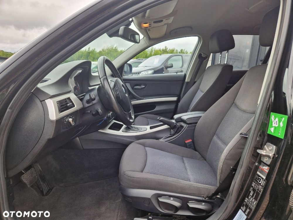 BMW Seria 3 318d Touring - 5