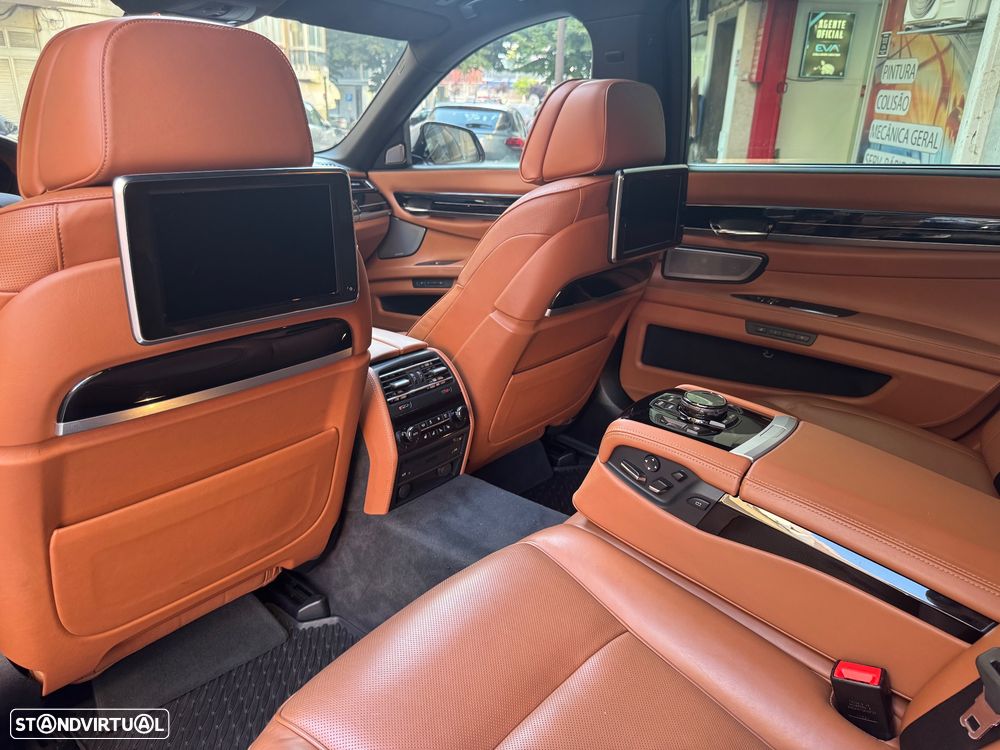 BMW 750 Li xDrive Pack M - 9