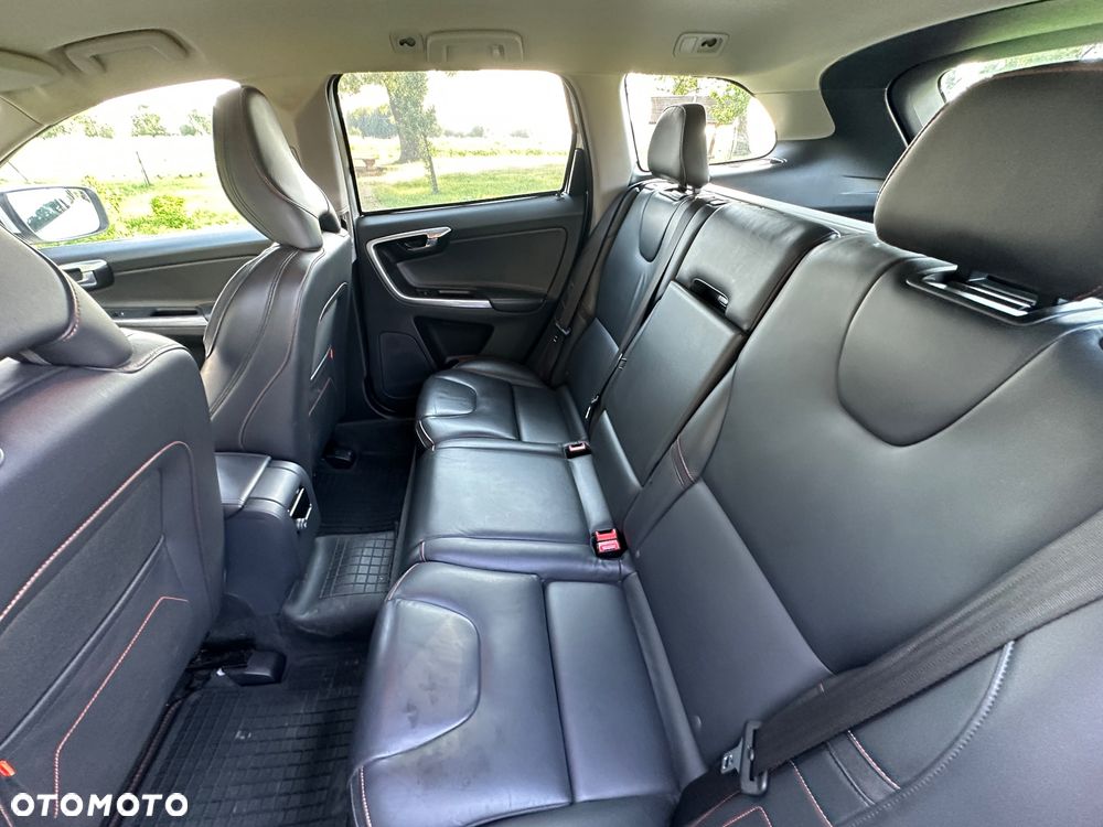 Volvo XC 60 D3 Drive-E Ocean Race - 16