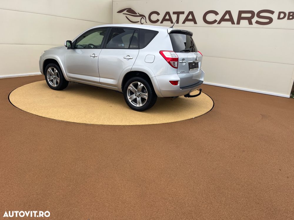 Toyota RAV4 - 9