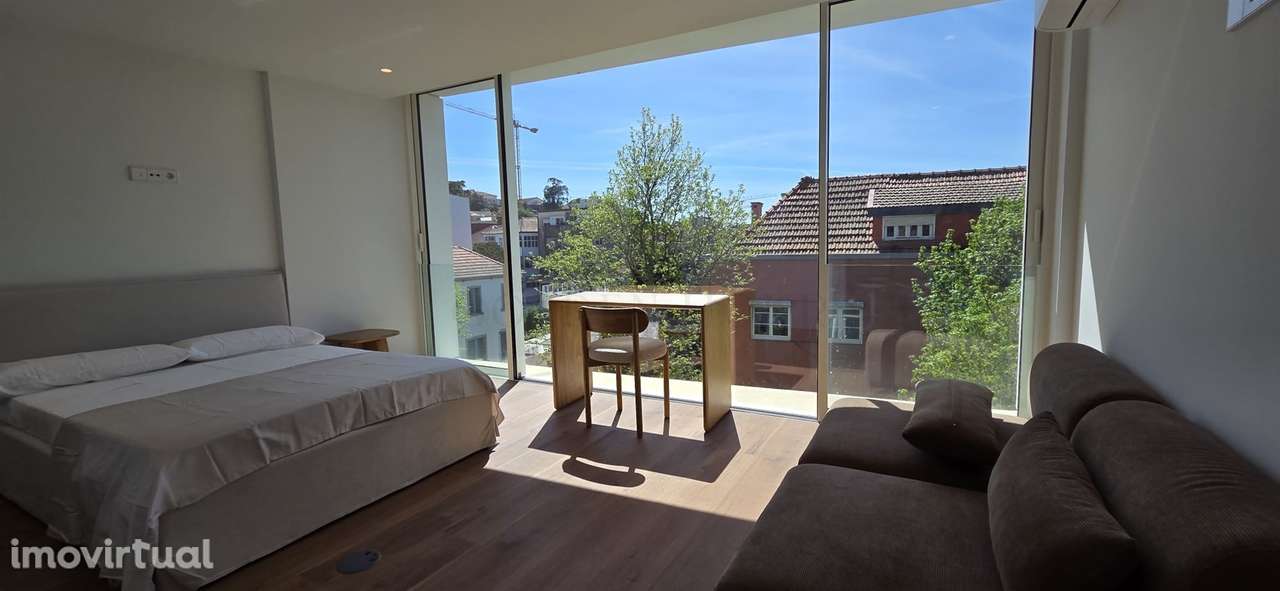 T0 Novo e Moderno – A 10m do Metro Faria Guimarães, Porto - Grande imagem: 2/19