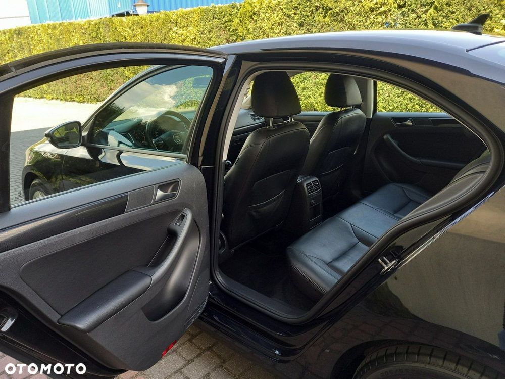 Volkswagen Jetta 1.6 TDI DPF Highline - 25