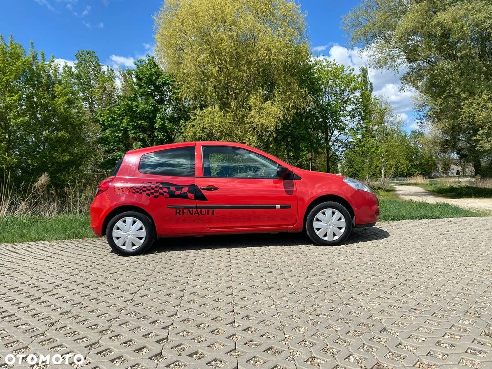 Renault Clio - 11