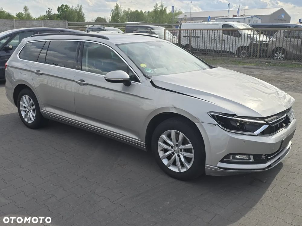 Volkswagen Passat 1.6 TDI (BlueMotion Technology) Comfortline - 11