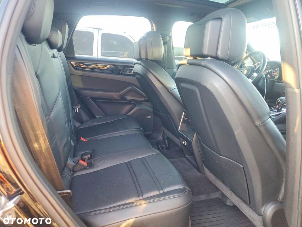 Porsche Cayenne Standard - 9