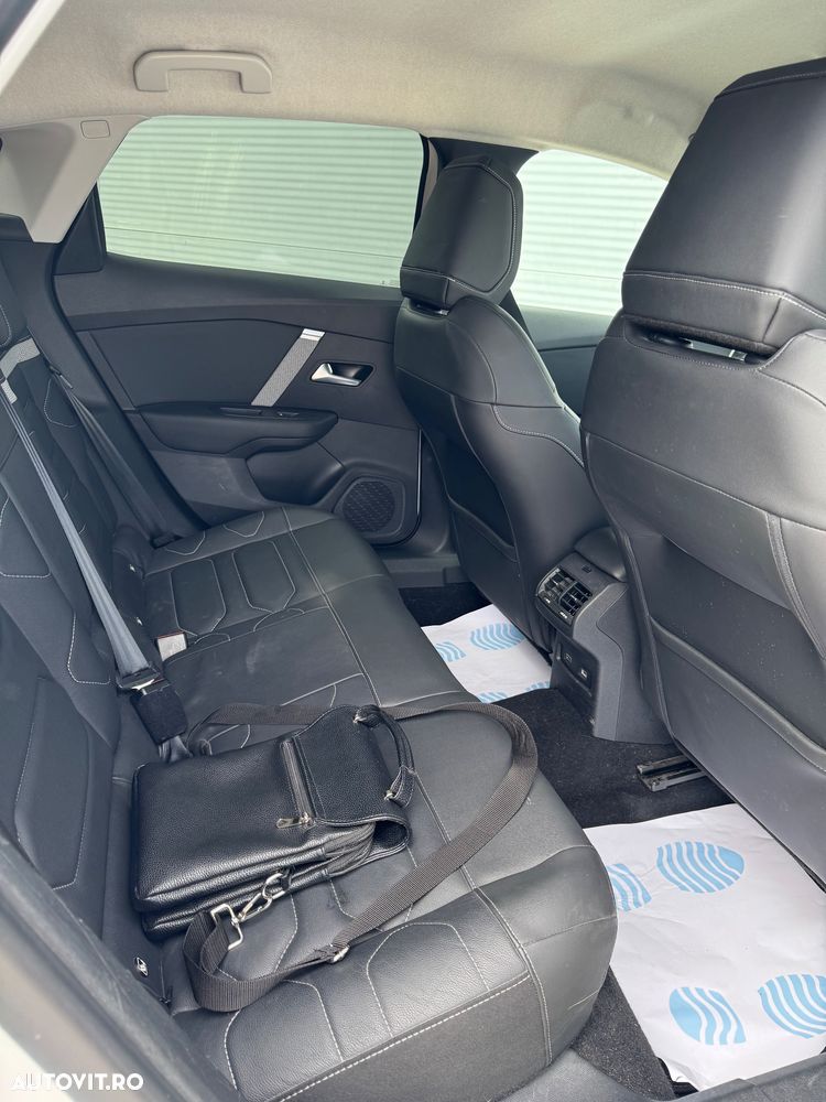 Citroën C4 BlueHDi 130 Stop&Start EAT8 SHINE - 26