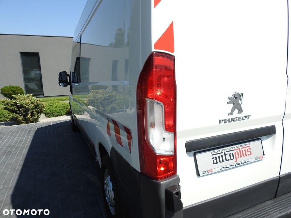 Peugeot BOXER FURGON BRYGADÓWKA  7 MIEJSC 110KM - 17