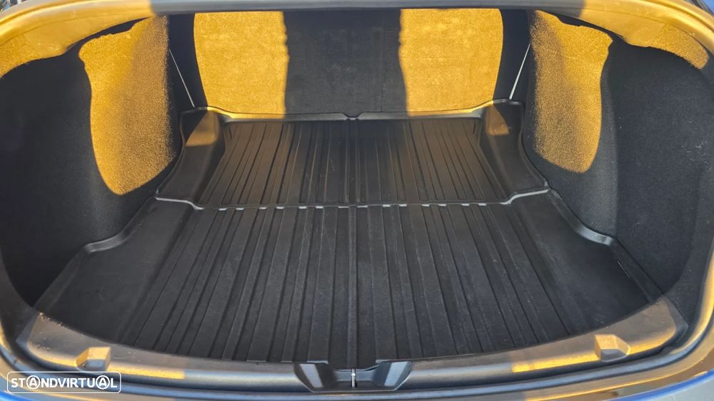 Tesla Model 3 Long-Range Dual Motor AWD - 23