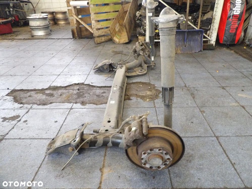 SKODA OCTAVIA III 3 LIFTBACK OŚ TYLNA BELKA - 2