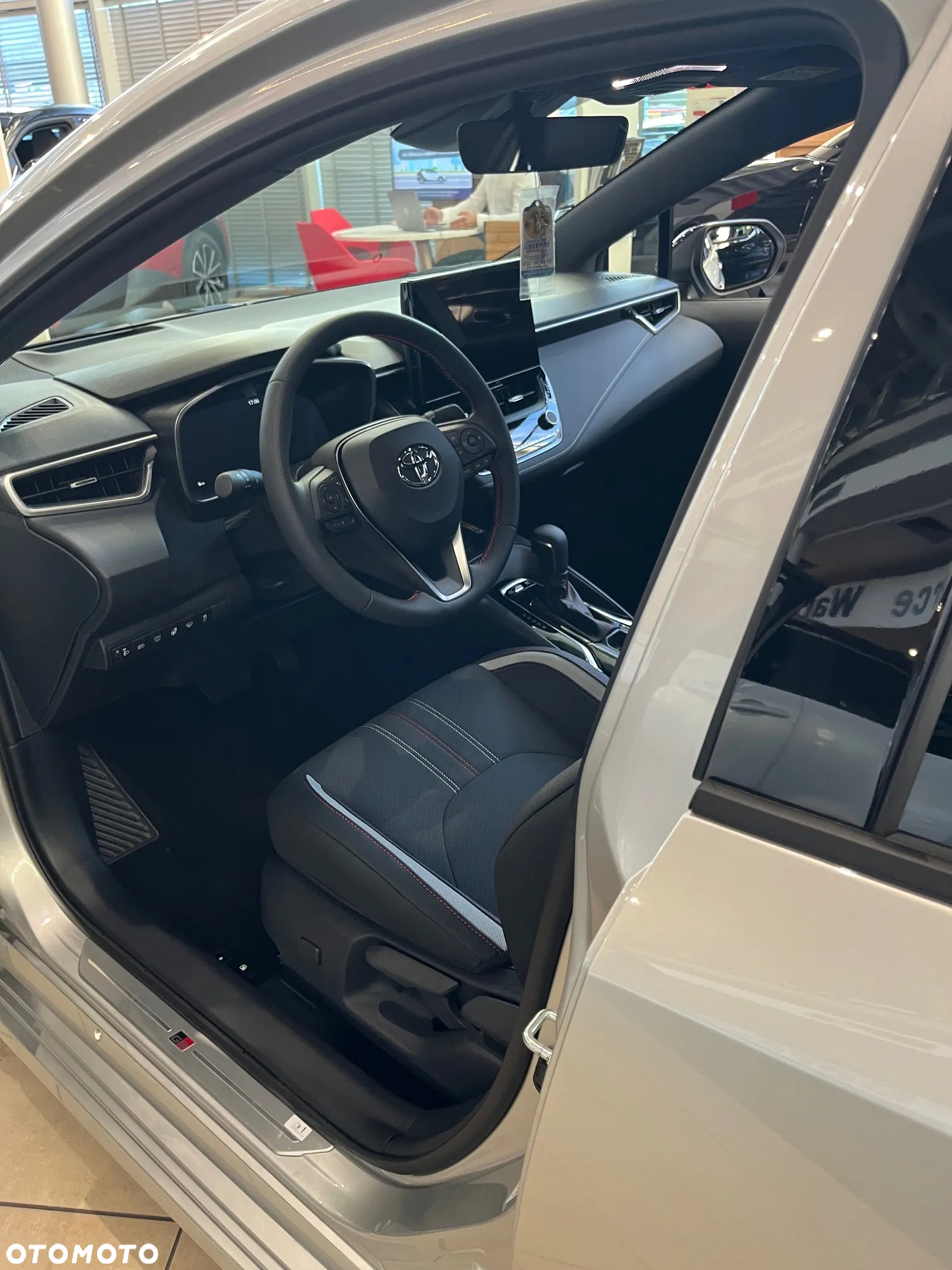 Toyota Corolla 1.8 Hybrid GR Sport - 6