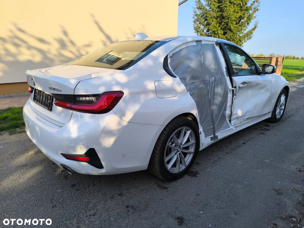 BMW Seria 3 330e iPerformance Sport Line - 26