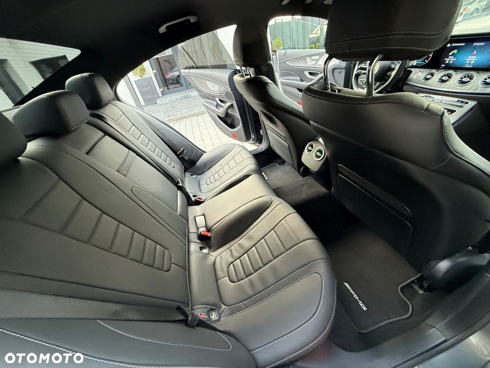 Mercedes-Benz CLS 300 d 4-Matic AMG - 15