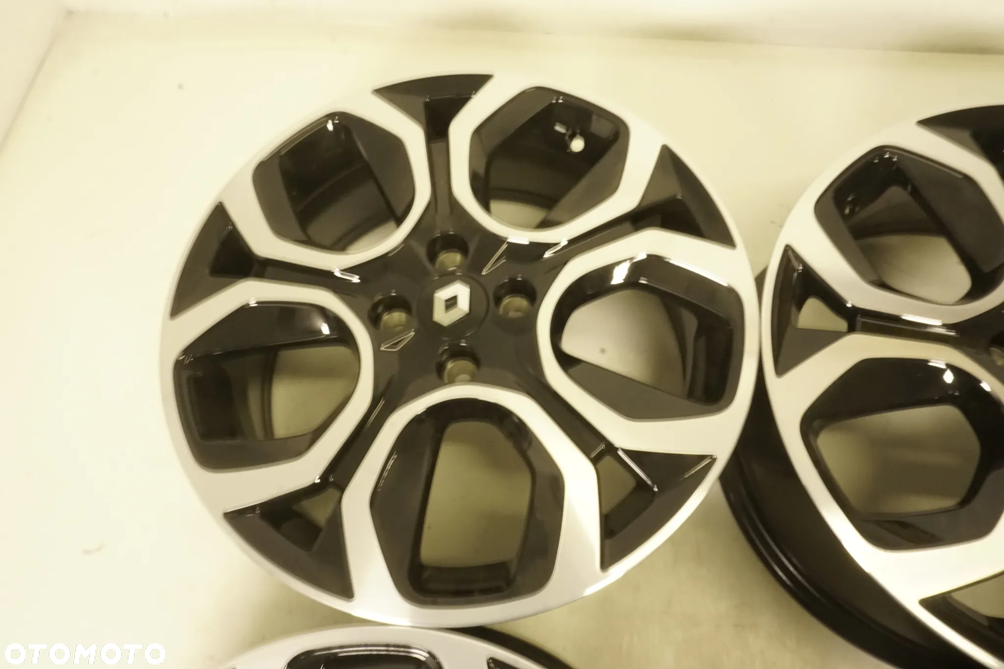 Felgi  aluminiowe 17 RENAULT CAPTUR CLIO MEGANE DACIA SANDERO STEPWAY JOGGER ET45 ORYGINAŁ - 4