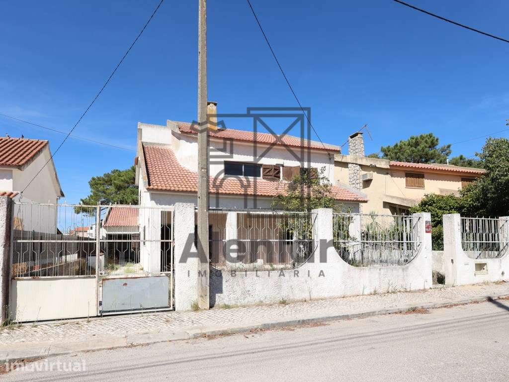 Moradia T3 na Charneca da Caparica com 202 m² Excelente Oportunidad... - Grande imagem: 2/33