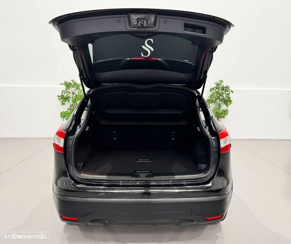 Nissan Qashqai 1.5 dCi N-Connecta 18 - 30
