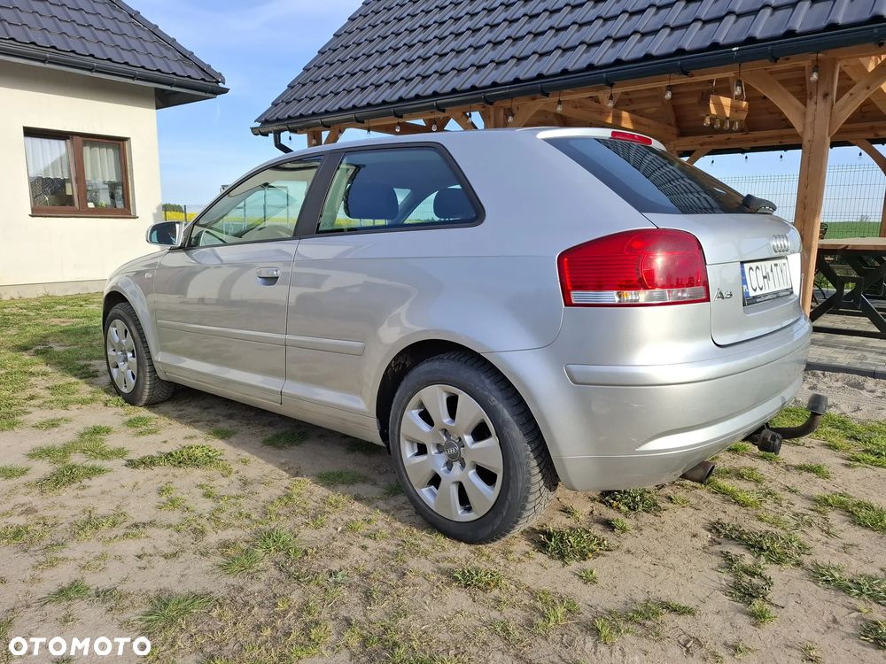 Audi A3 3-drzwiowe 1.6 Ambition - 12