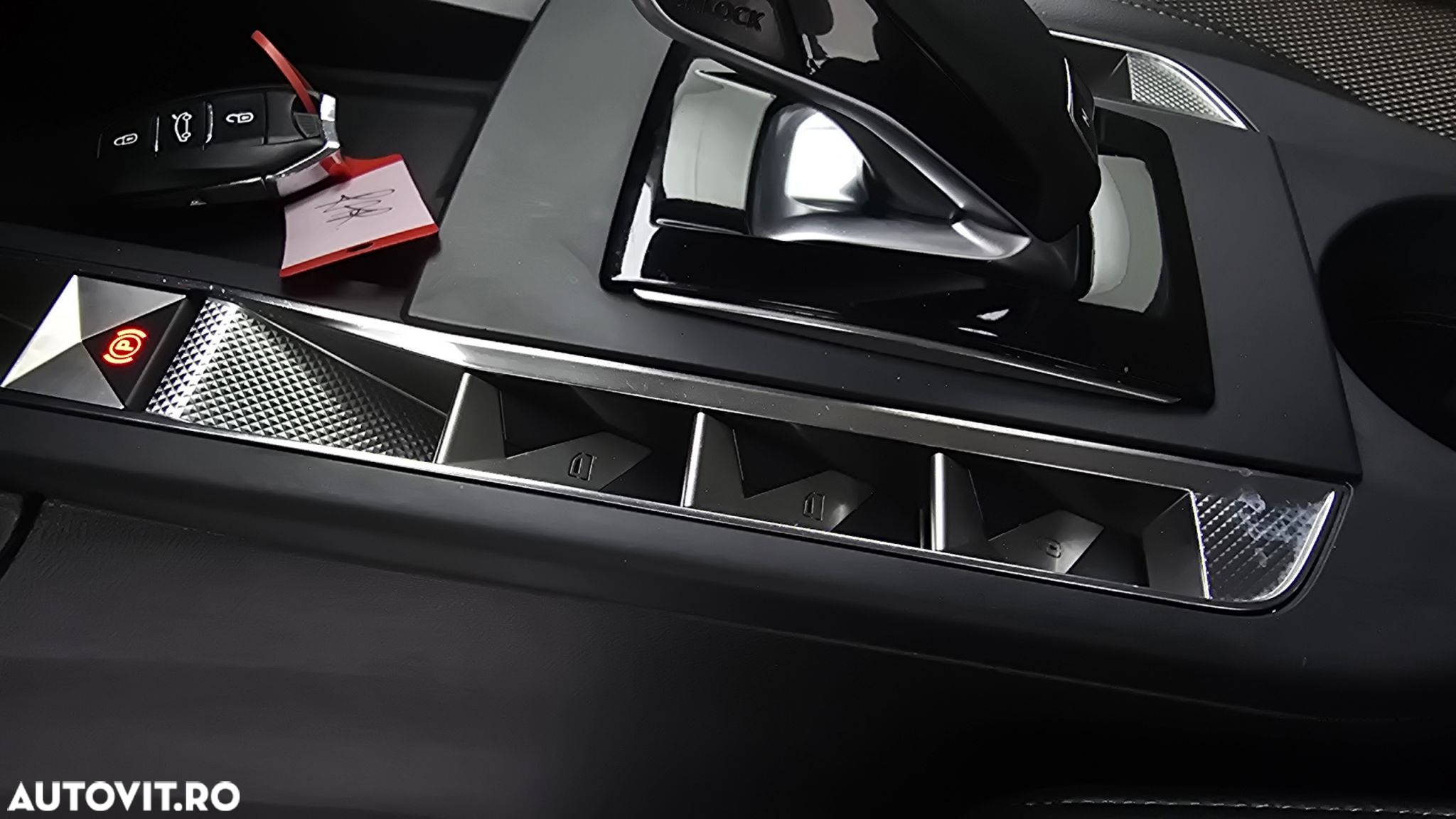 DS Automobiles DS 3 Crossback - 11