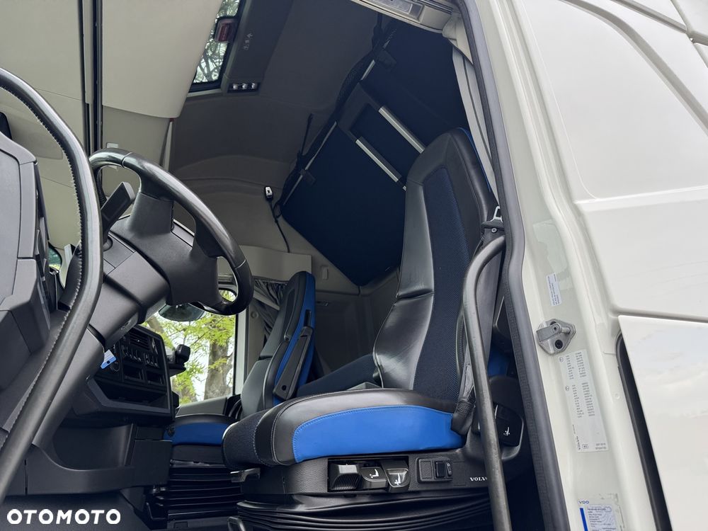 Volvo FH 500 XXL / EURO 6 * BEZ I-SAVE / ACC  / DWA ŁÓŻKA / KLIMA POSTOJOWA / NAVIGACJA / Z NIEMIEC - 25