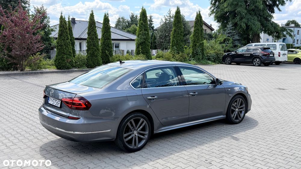 Volkswagen Passat - 8