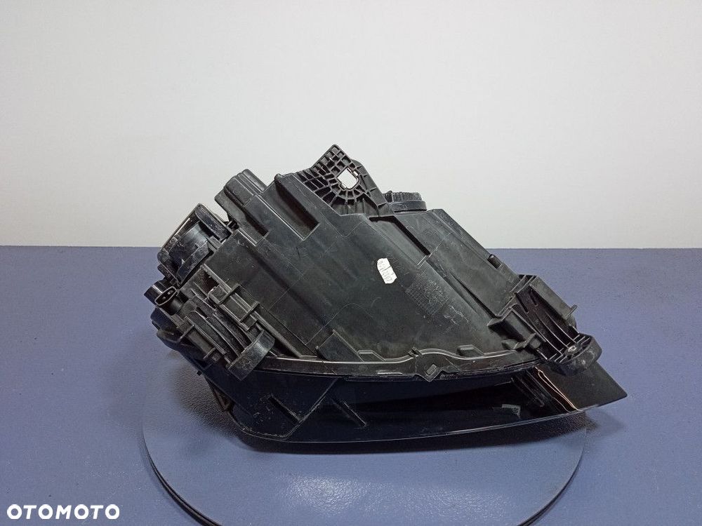 AUDI Q2 REFLEKTOR LEWY LAMPA PRZEDNIA EU  81A941003 - 3