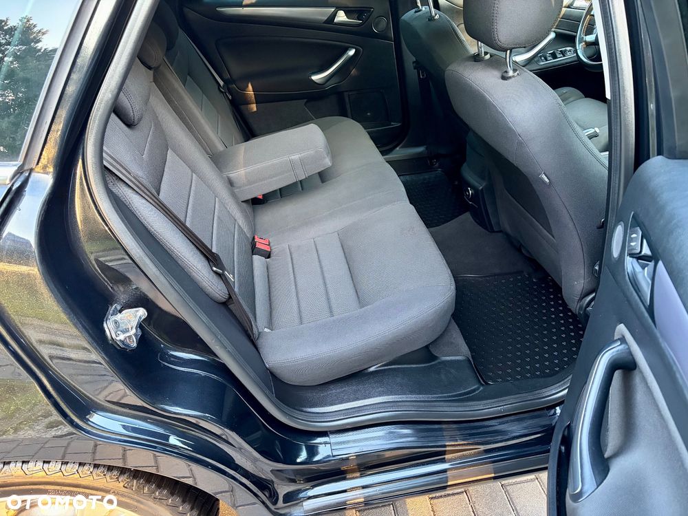 Ford Mondeo 2.0 EcoBoost Titanium - 28
