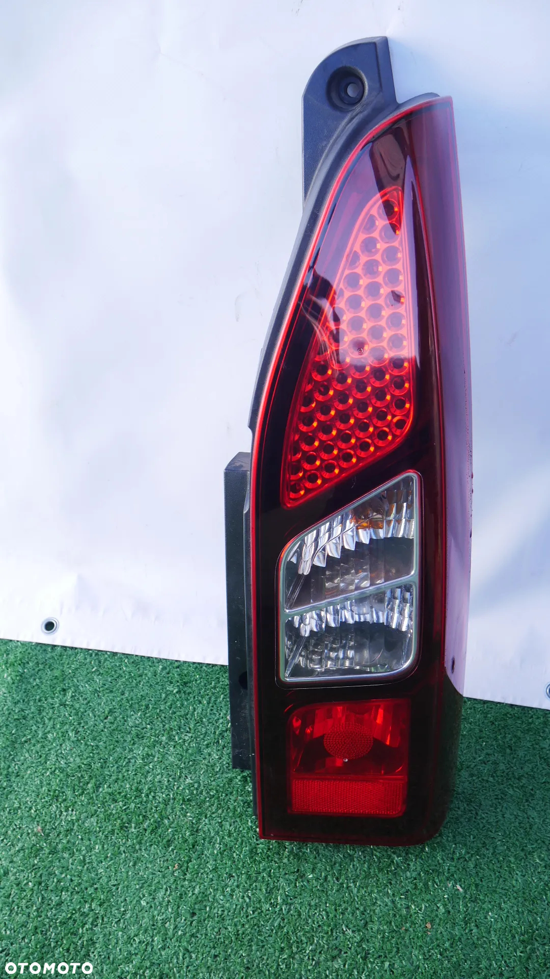 LAMPA PRAWA TYLNA POD KLAPE KLAPA TYŁ BERLINGO IV 4 PARTNER IV COMBO E PROACE CITY - 3