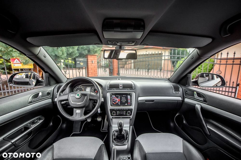Skoda Octavia 2.0 TSI RS - 25