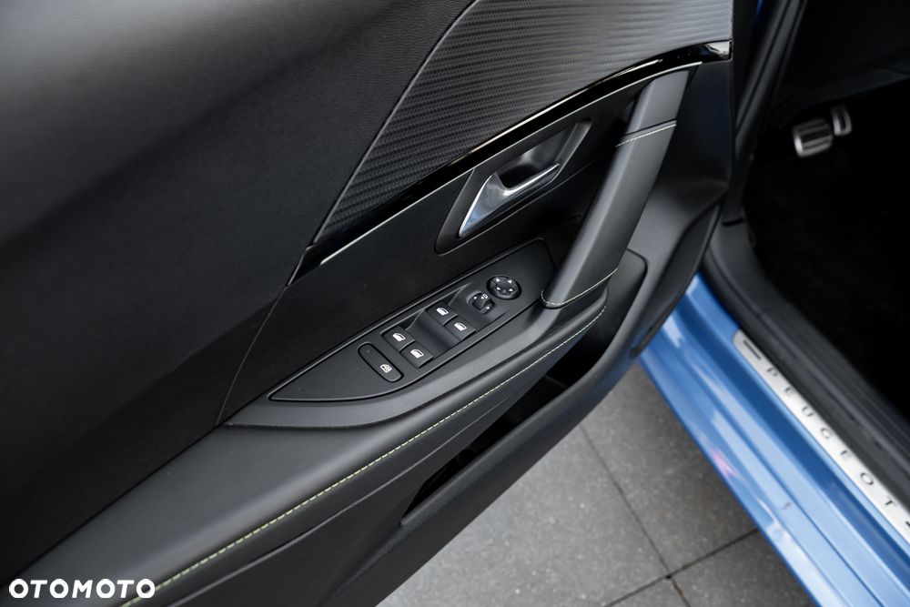 Peugeot 208 1.2 PureTech Allure S&S EAT8 - 17