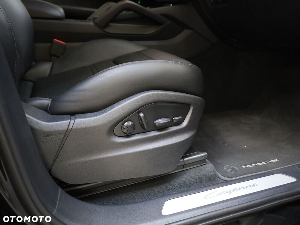 Porsche Cayenne - 17