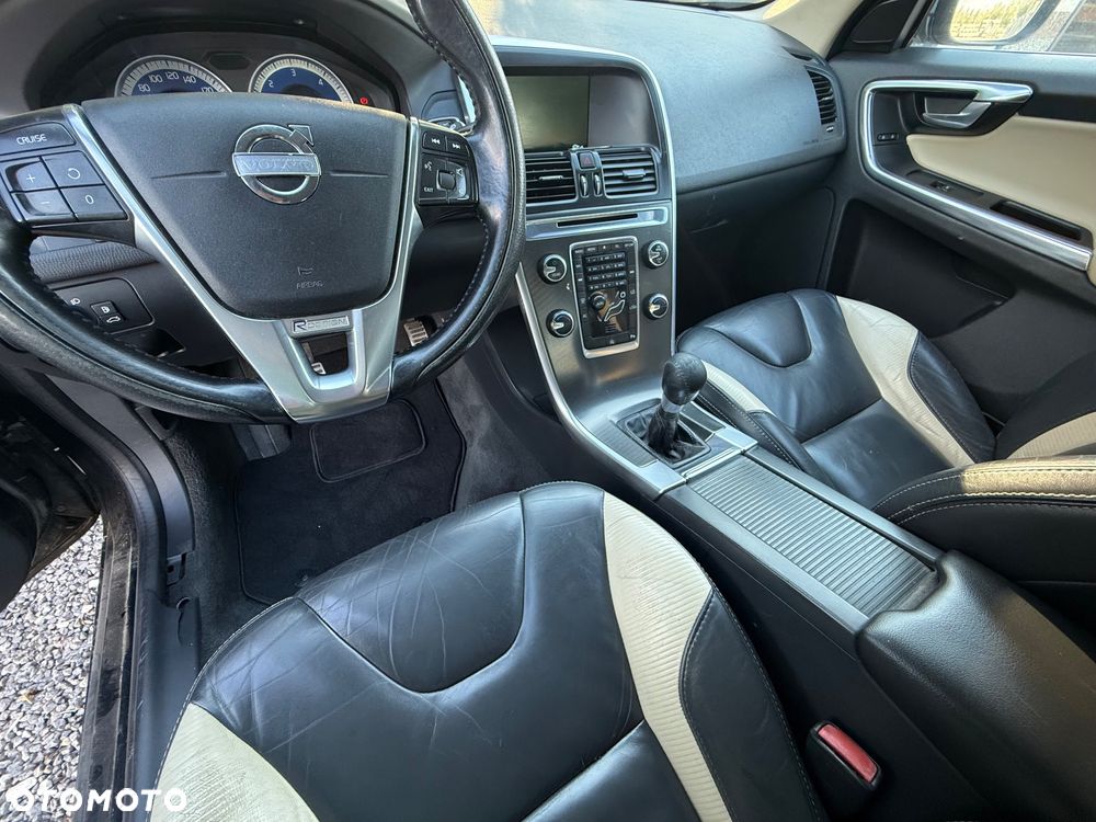 Volvo XC 60 D3 R-Design - 9