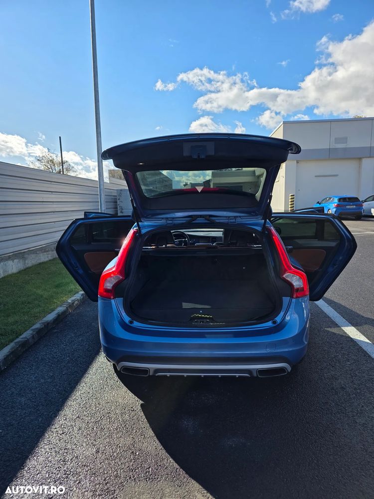 Volvo V60 D5 AWD Geartronic Momentum - 2