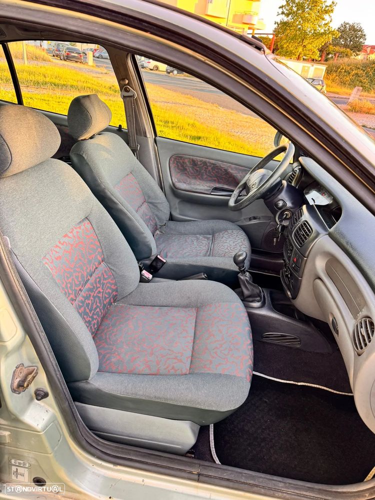 Renault Mégane 1.4 16V RTE AC - 8