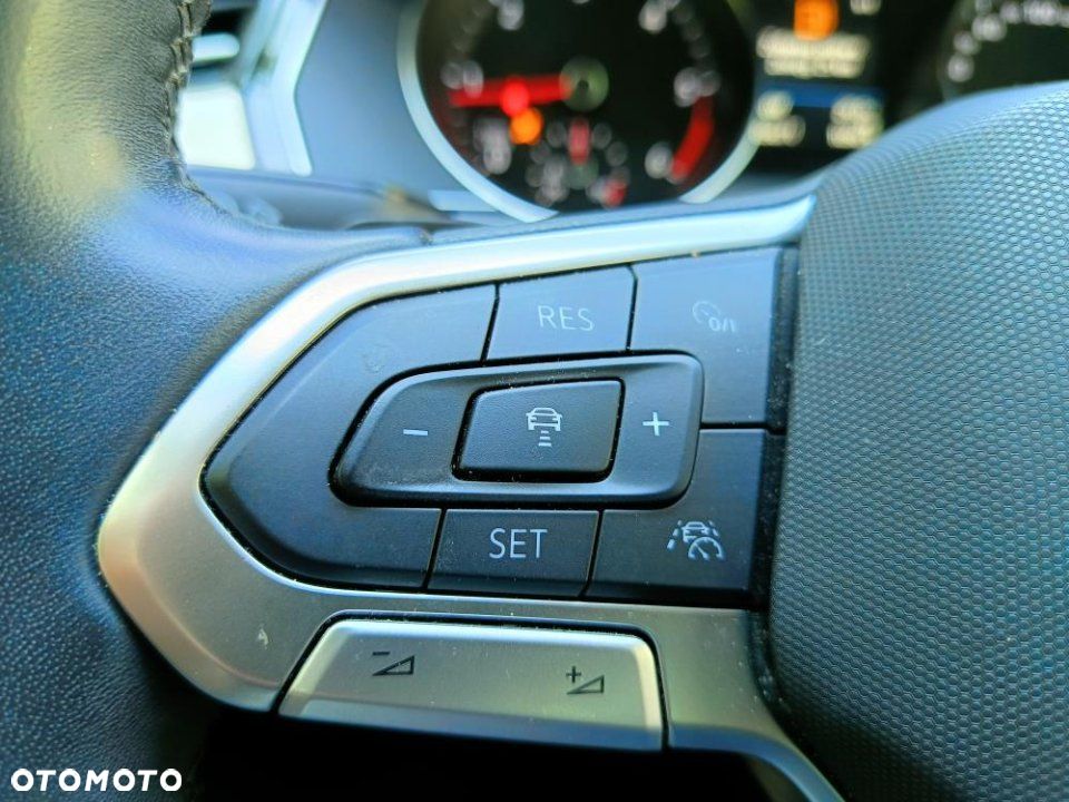 Volkswagen Passat - 14