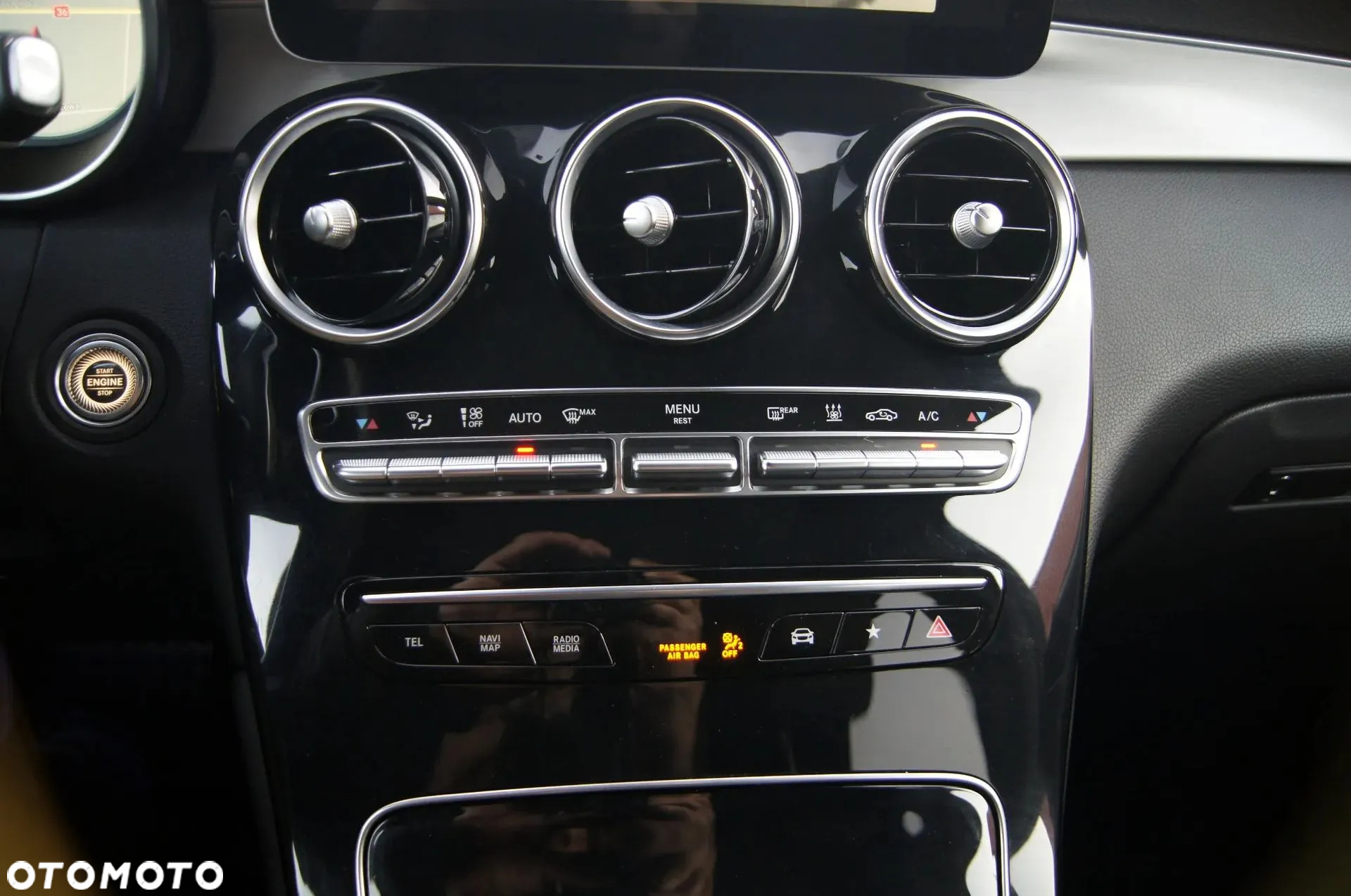 Mercedes-Benz GLC 300 e 4Matic 9G-TRONIC AMG Line Plus - 22
