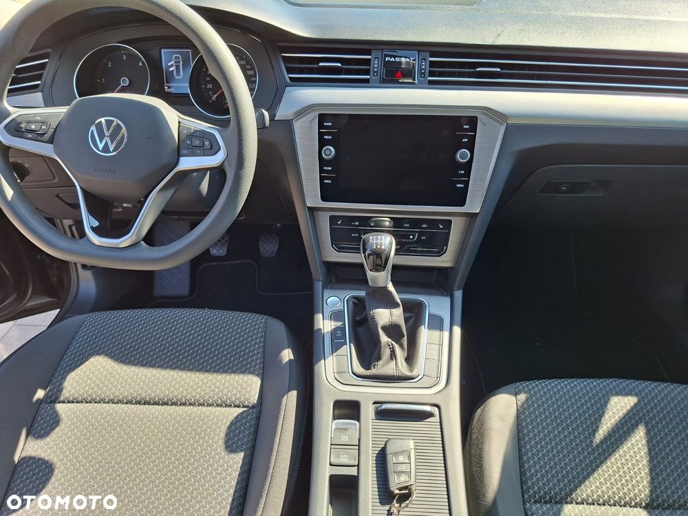 Volkswagen Passat Variant 2.0 TDI BMT Trendline - 16